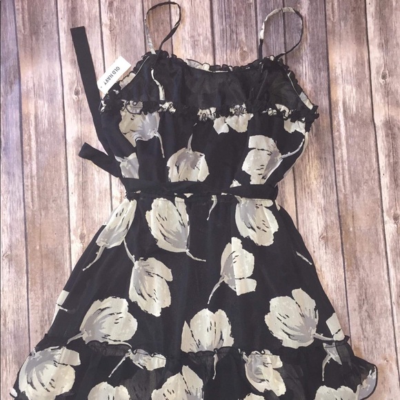 Black and grey Floral old navy dress Medium NWT - Picture 2 of 3